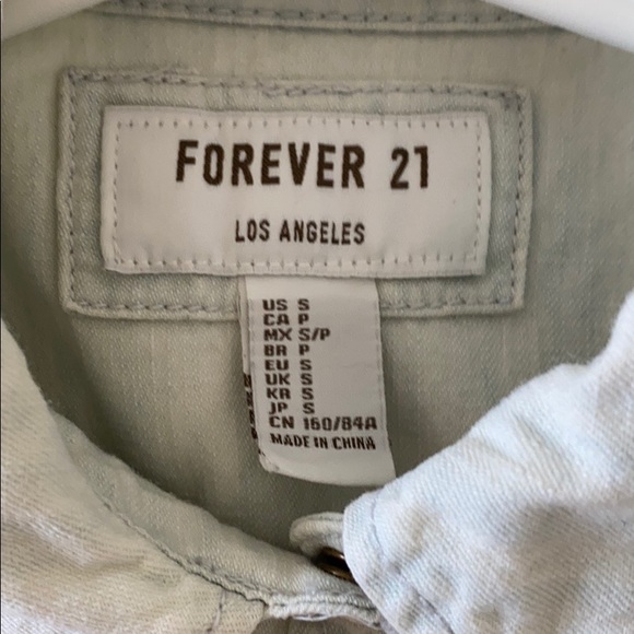 NWOT Button down shirt - Picture 3 of 4